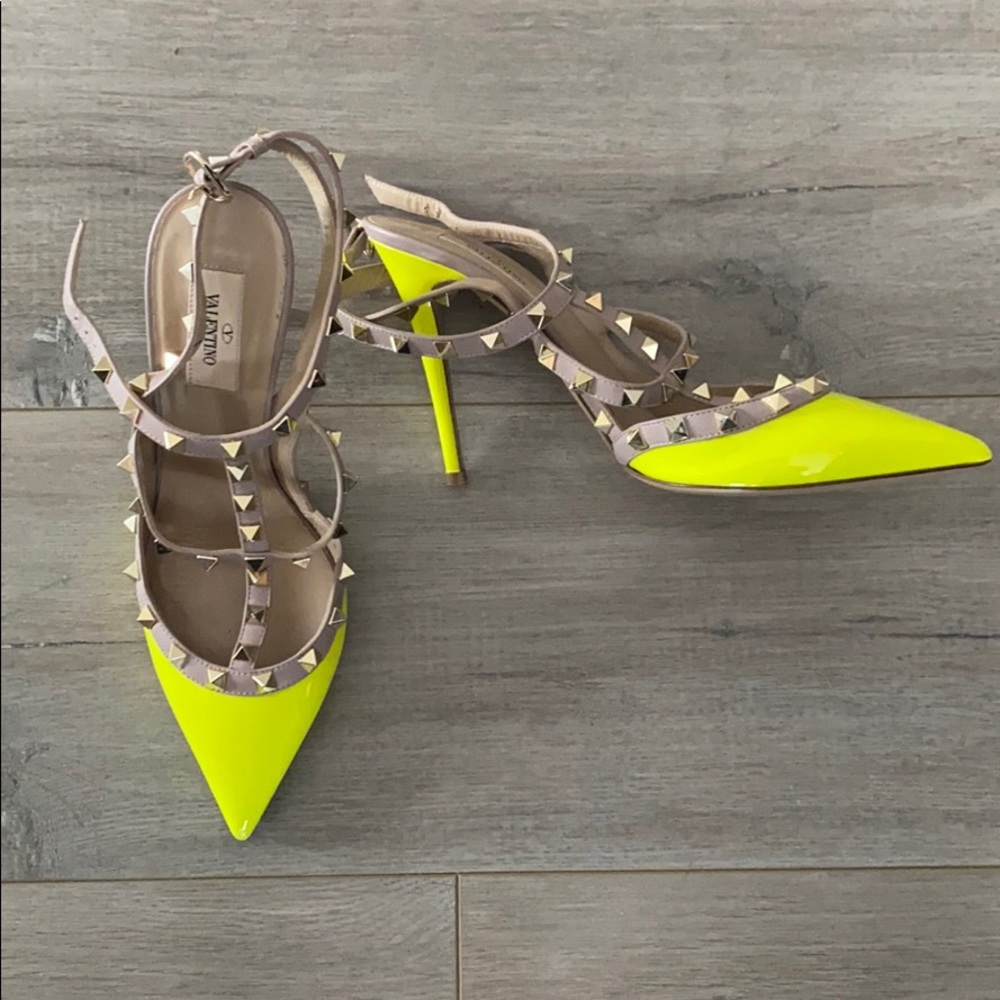 Rare Valentino Rockstud neon yellow heels 40
